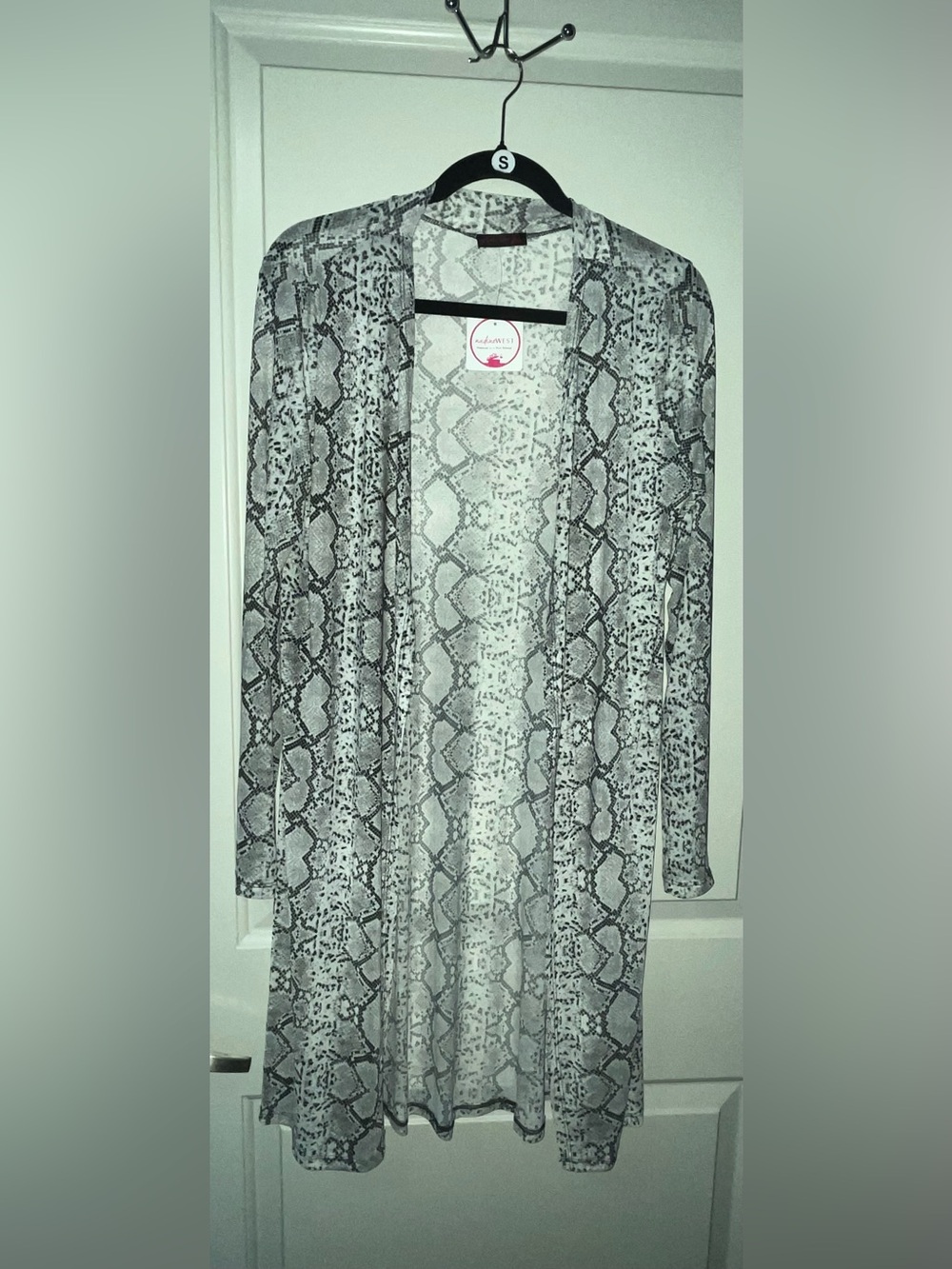 Shiela Rose Gray Snake Print Lightweight Cardigan